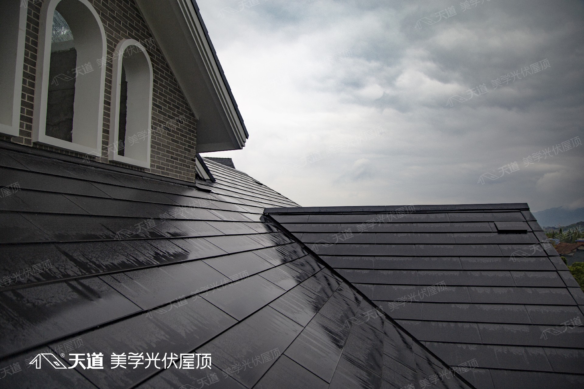 光伏瓦和光伏板的區(qū)別是什么？光伏瓦片有哪些優(yōu)勢？